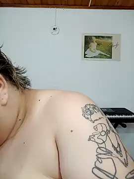 Snapshot of amalia_love chatting on 01/16/25, 10:02 amalia love online show from 01/16/25, 10:02