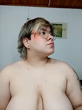 Snapshot of amalia_love chatting on 02/14/25, 10:25 amalia love online show from 02/14/25, 10:25