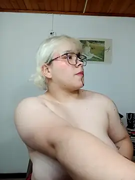 Snapshot of amalia_love chatting on 11/01/25, 08:00 amalia love online show from 11/01/25, 08:00