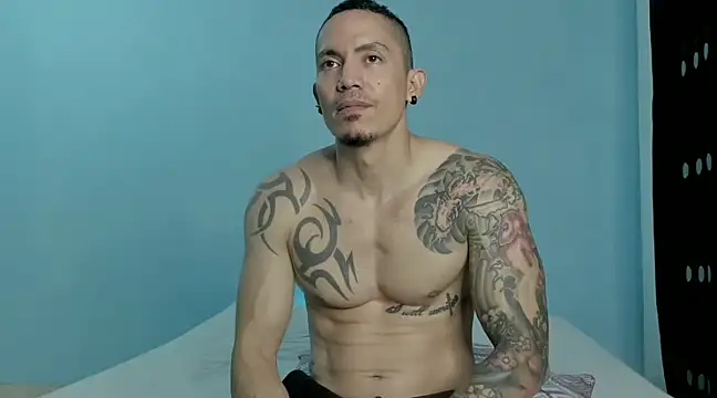 Snapshot of Alex_motta chatting on 01/18/25, 02:36 Alex motta online show from 01/18/25, 02:36