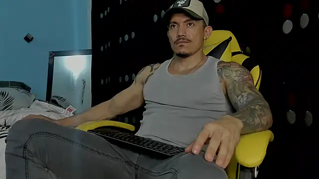 Snapshot of Alex_motta chatting on 09/11/25, 03:50 Alex motta online show from 09/11/25, 03:50