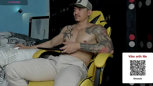 Snapshot of Alex_motta chatting on 09/13/25, 06:13 Alex motta online show from 09/13/25, 06:13