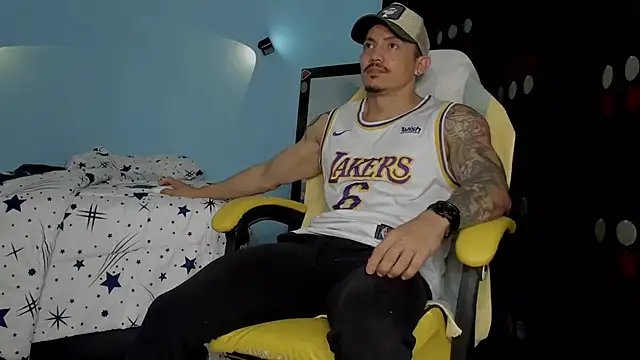 Snapshot of Alex_motta chatting on 09/23/25, 03:09 Alex motta online show from 09/23/25, 03:09