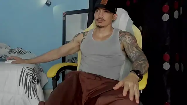 Snapshot of Alex_motta chatting on 11/03/25, 05:09 Alex motta online show from 11/03/25, 05:09