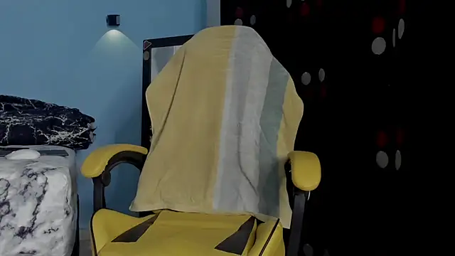 Snapshot of Alex_motta chatting on 12/19/25, 05:14 Alex motta online show from 12/19/25, 05:14