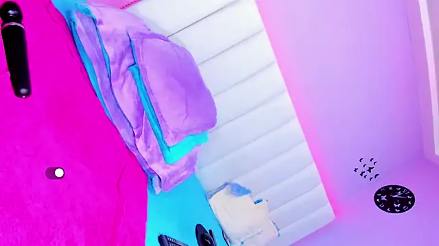 Snapshot of Rosettta-2 chatting on 01/04/25, 01:53 Rosettta-2 online show from 01/04/25, 01:53