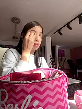 Praga Pink online show from 11/21/25, 01:32