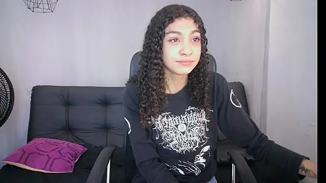 Snapshot of Aurora_ath chatting on 03/01/25, 03:32 Aurora ath online show from 03/01/25, 03:32