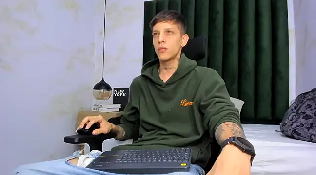 Snapshot of Adam_hard_ chatting on 02/24/25, 11:52 Adam hard online show from 02/24/25, 11:52