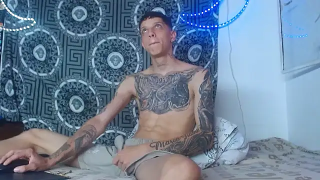 Snapshot of Adam_hard_ chatting on 11/10/25, 06:51 Adam hard online show from 11/10/25, 06:51