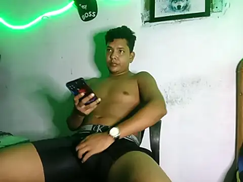 Snapshot of 628-andrew chatting on 11/16/25, 11:32 628-andrew online show from 11/16/25, 11:32