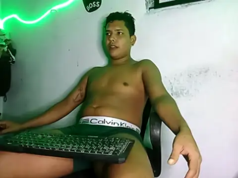 Snapshot of 628-andrew chatting on 11/19/25, 01:05 628-andrew online show from 11/19/25, 01:05