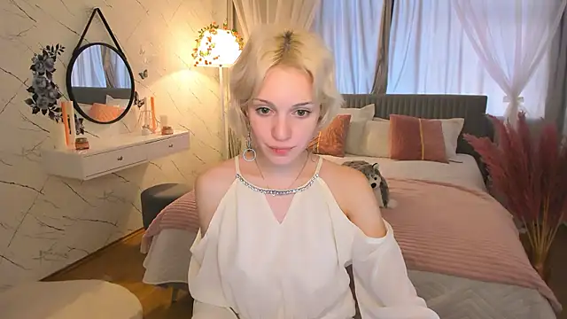 VelvetVixen155 online show from 12/06/24, 09:43