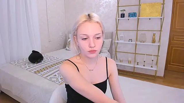 VelvetVixen155 online show from 12/08/24, 03:10