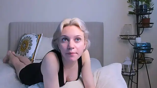 VelvetVixen155 online show from 02/25/25, 05:30