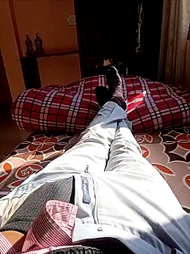 Snapshot of RRahullove69 chatting on 12/17/25, 08:09 RRahullove69 online show from 12/17/25, 08:09