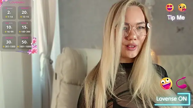 LianaCruz   online show from 01/25/25, 05:40