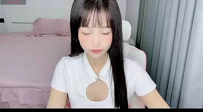 Snapshot of -Wendy__ chatting on 02/07/25, 02:26 -Wendy   online show from 02/07/25, 02:26