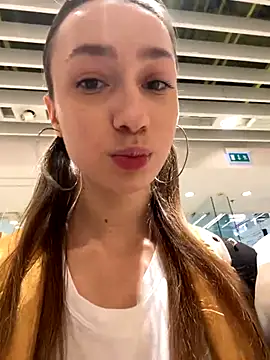 Lia  Love online show from 12/03/24, 01:21