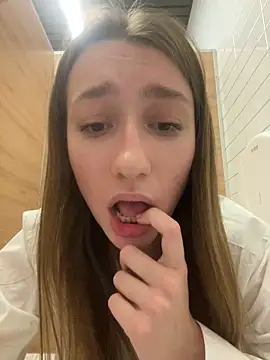 Lia  Love online show from 12/04/24, 04:16