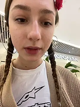 Lia  Love online show from 12/12/24, 01:06