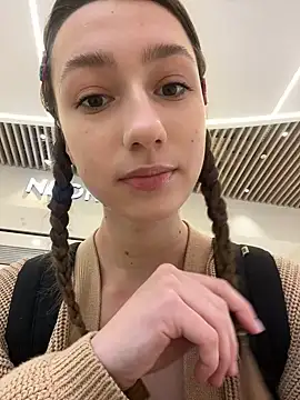 Lia  Love online show from 12/19/24, 01:07