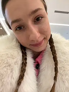 Lia  Love online show from 01/15/25, 01:20