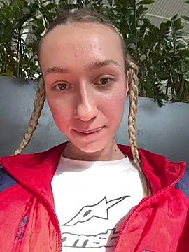 Lia  Love online show from 09/09/25, 12:15