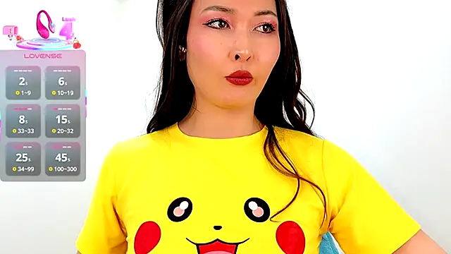 Snapshot of honey_yani chatting on 11/11/25, 11:49 honey yani online show from 11/11/25, 11:49