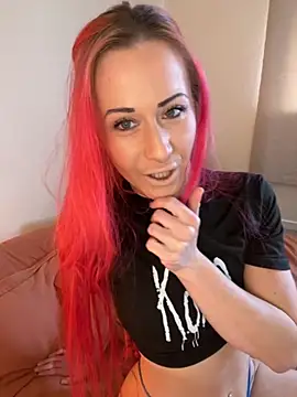 Snapshot of SweetSolez chatting on 09/27/25, 02:11 SweetSolez online show from 09/27/25, 02:11