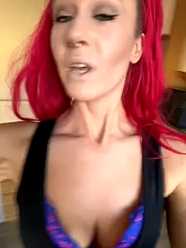 Snapshot of SweetSolez chatting on 11/13/25, 10:36 SweetSolez online show from 11/13/25, 10:36