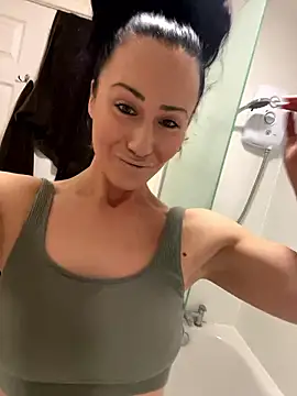 Snapshot of SweetSolez chatting on 01/14/26, 10:03 SweetSolez online show from 01/14/26, 10:03