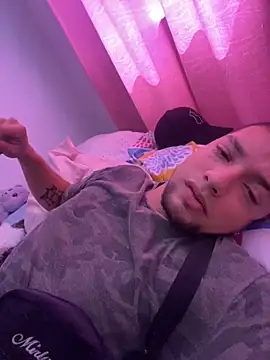 Snapshot of MrSoulMommy chatting on 12/09/24, 05:08 MrSoulMommy online show from 12/09/24, 05:08