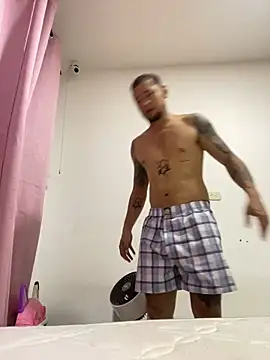 Snapshot of MrSoulMommy chatting on 12/10/24, 06:33 MrSoulMommy online show from 12/10/24, 06:33