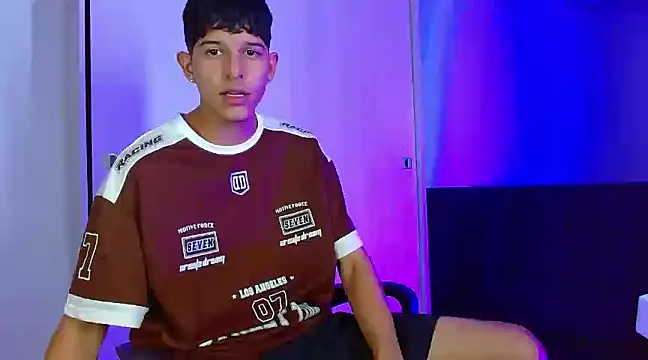 LiamGadiell online show from 12/25/24, 03:40