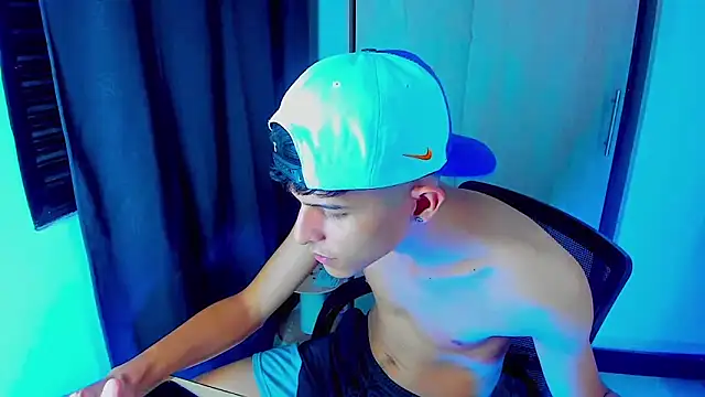 LiamGadiell online show from 03/07/25, 06:02