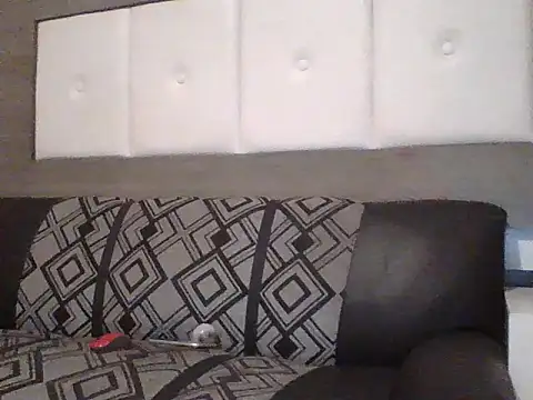 Snapshot of oiram27 chatting on 11/18/25, 07:51 oiram27 online show from 11/18/25, 07:51