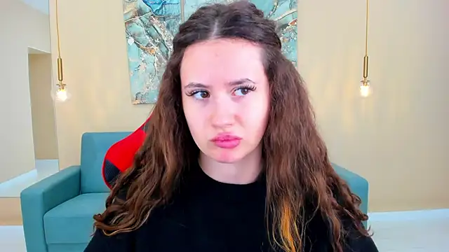 milaleoneli online show from 03/12/25, 12:47