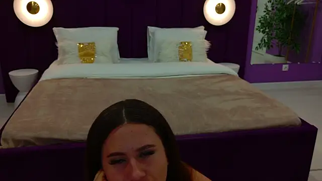 milaleoneli online show from 03/22/25, 12:25