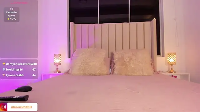 Aliison Smith online show from 12/18/25, 03:12