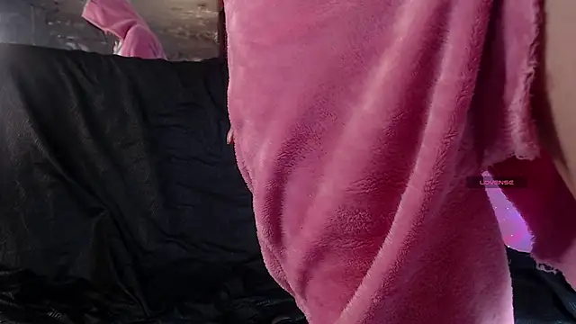 Snapshot of Seeet_lilith chatting on 12/04/24, 05:27 Seeet lilith online show from 12/04/24, 05:27