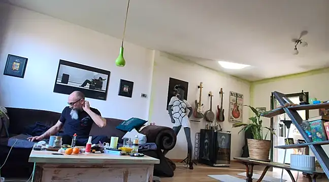 Snapshot of Kingsscepter chatting on 02/08/25, 11:44 Kingsscepter online show from 02/08/25, 11:44