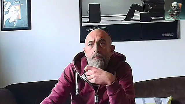 Snapshot of Kingsscepter chatting on 02/09/25, 02:18 Kingsscepter online show from 02/09/25, 02:18