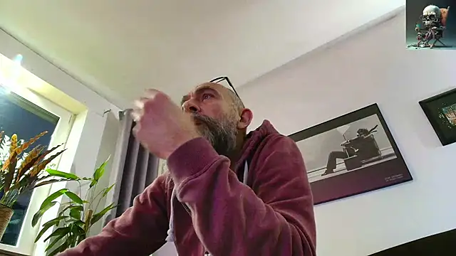 Snapshot of Kingsscepter chatting on 02/09/25, 05:22 Kingsscepter online show from 02/09/25, 05:22