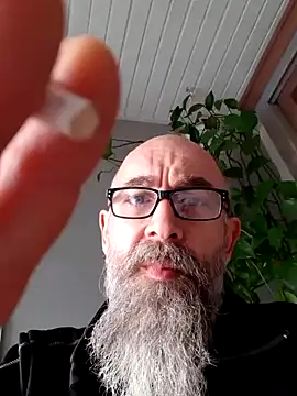 Snapshot of Kingsscepter chatting on 02/10/25, 09:47 Kingsscepter online show from 02/10/25, 09:47