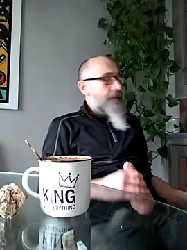 Snapshot of Kingsscepter chatting on 02/11/25, 11:43 Kingsscepter online show from 02/11/25, 11:43