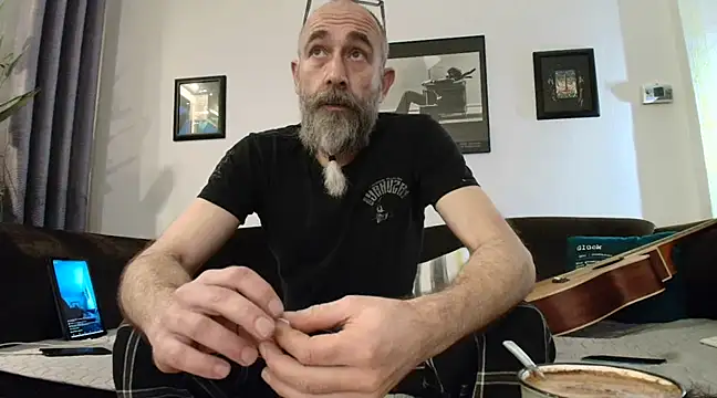 Snapshot of Kingsscepter chatting on 02/13/25, 05:01 Kingsscepter online show from 02/13/25, 05:01