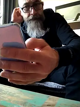 Snapshot of Kingsscepter chatting on 02/17/25, 04:15 Kingsscepter online show from 02/17/25, 04:15