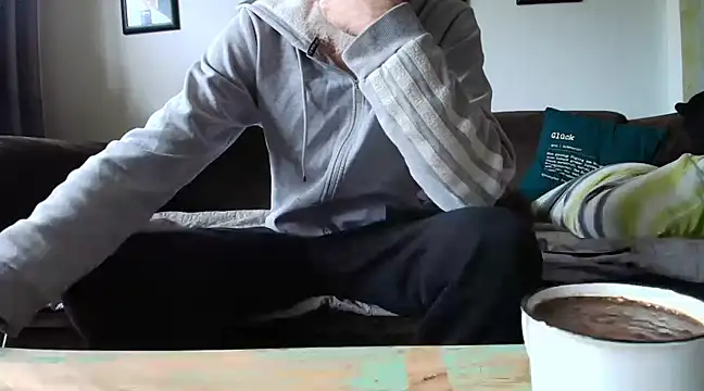 Snapshot of Kingsscepter chatting on 02/22/25, 10:29 Kingsscepter online show from 02/22/25, 10:29