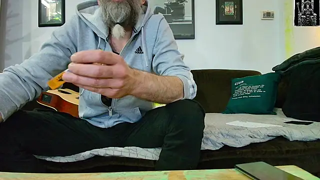 Snapshot of Kingsscepter chatting on 02/22/25, 07:47 Kingsscepter online show from 02/22/25, 07:47